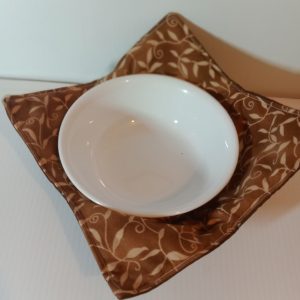 Bowl holder – reversible, leaves on cinnamon, 8x8