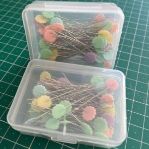 Flat head pins for quilting
